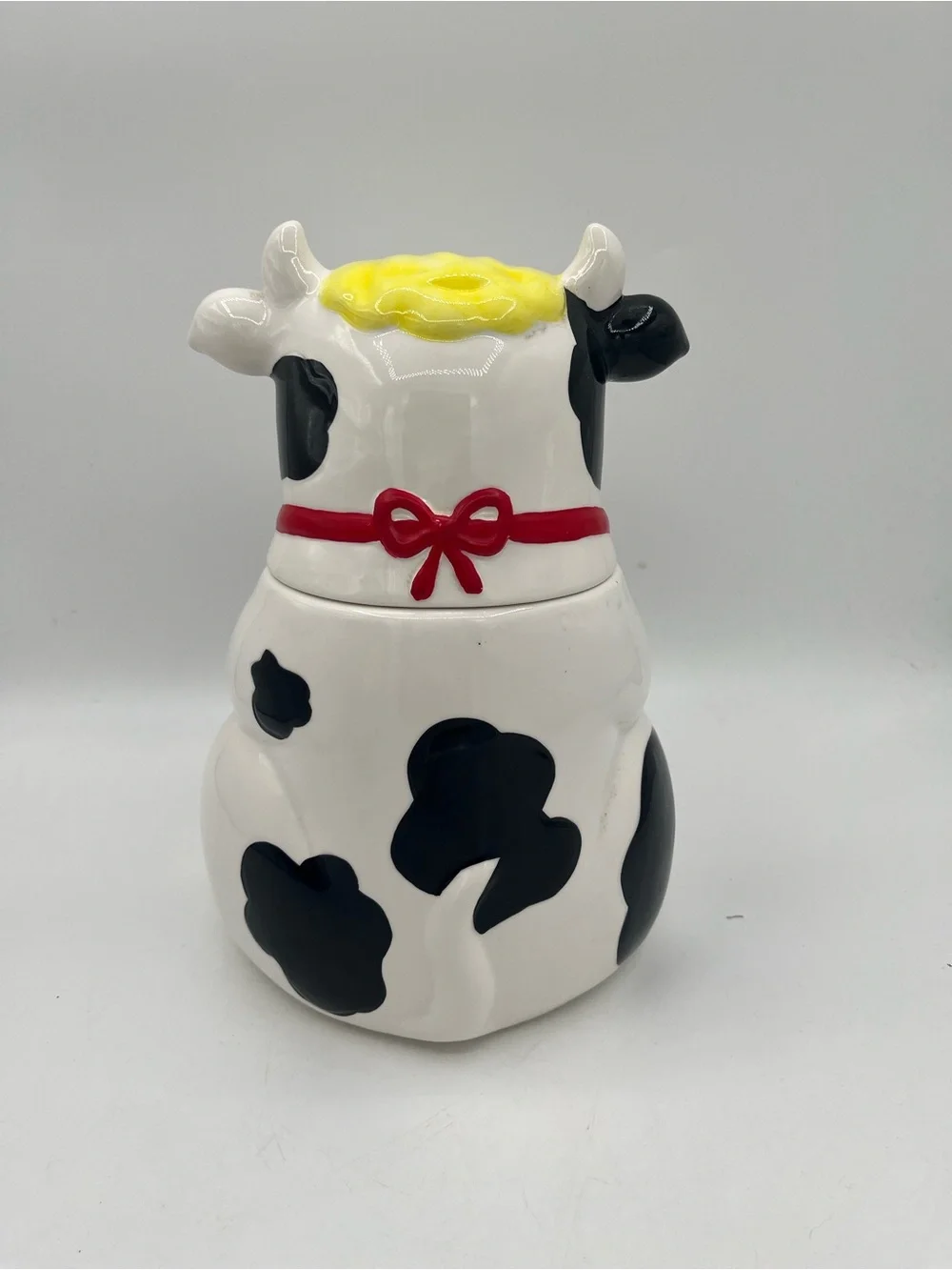 Unbranded dairy cow